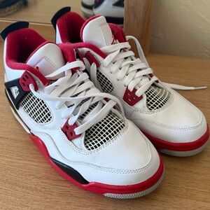 Jordan 4 OG Fire Red, Size 7Y/ women’s 8.5 used, no box
